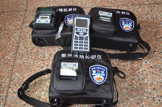 喝一瓶酒之后到底多久才能開車上路？交警 強調過后，要記住這個時間